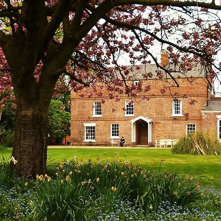 Little Mollington Hall Экстерьер фото